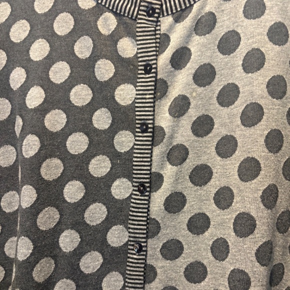 Plus sized ALEMBIKA contemporary  gray cardigan with modern design - Picture 2 of 7